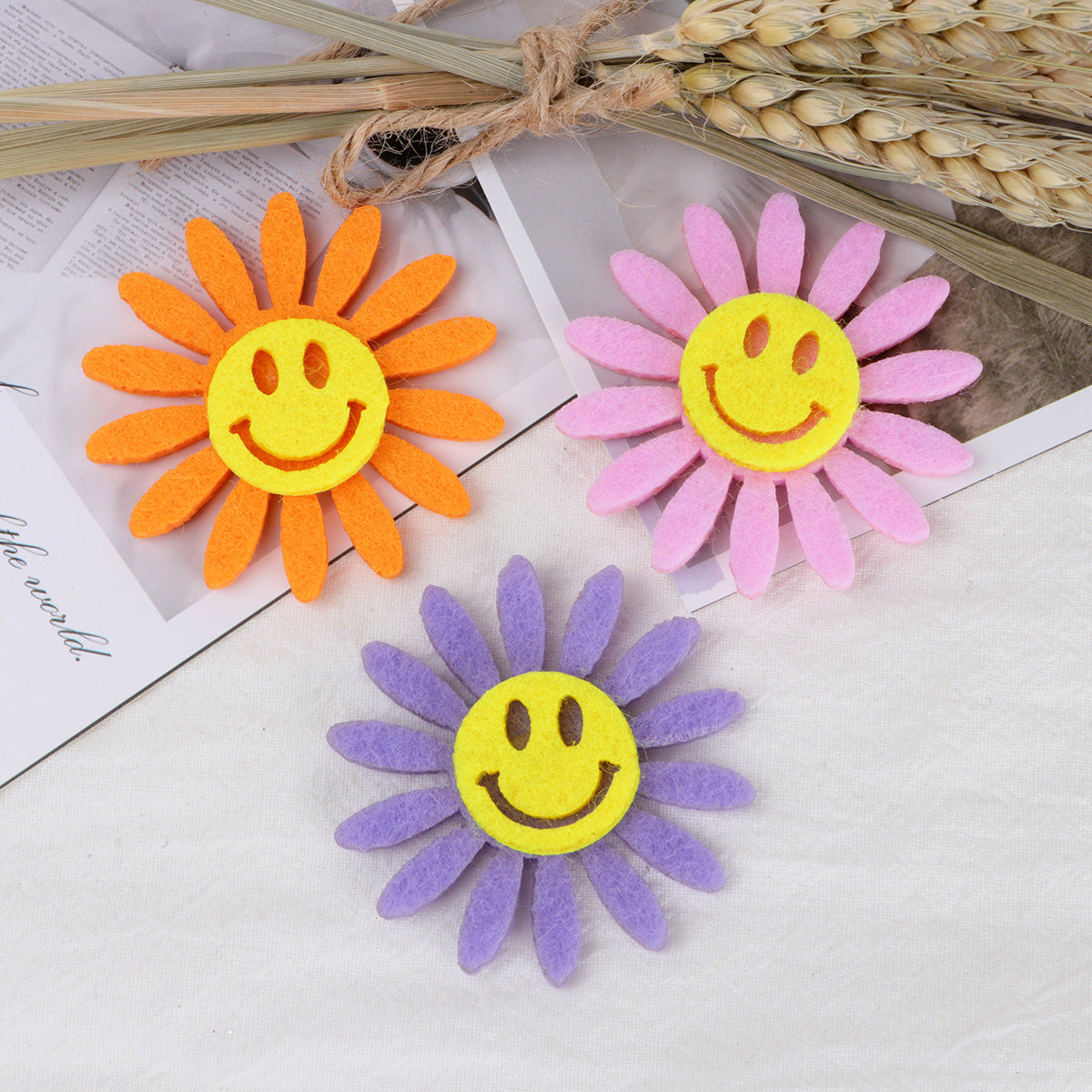 Smiley Daisy Felt Flower Applique - Blue 5CM