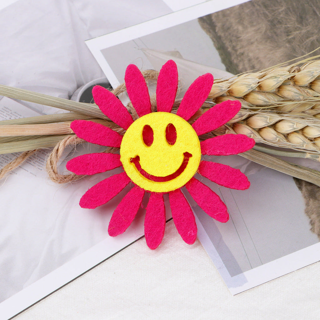 Smiley Daisy Felt Flower Applique - Product Detail Photo 1