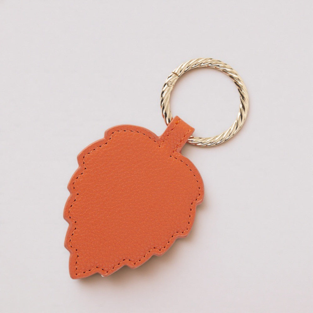 Leaf-Shaped Magnetic Hat Clip for Travel