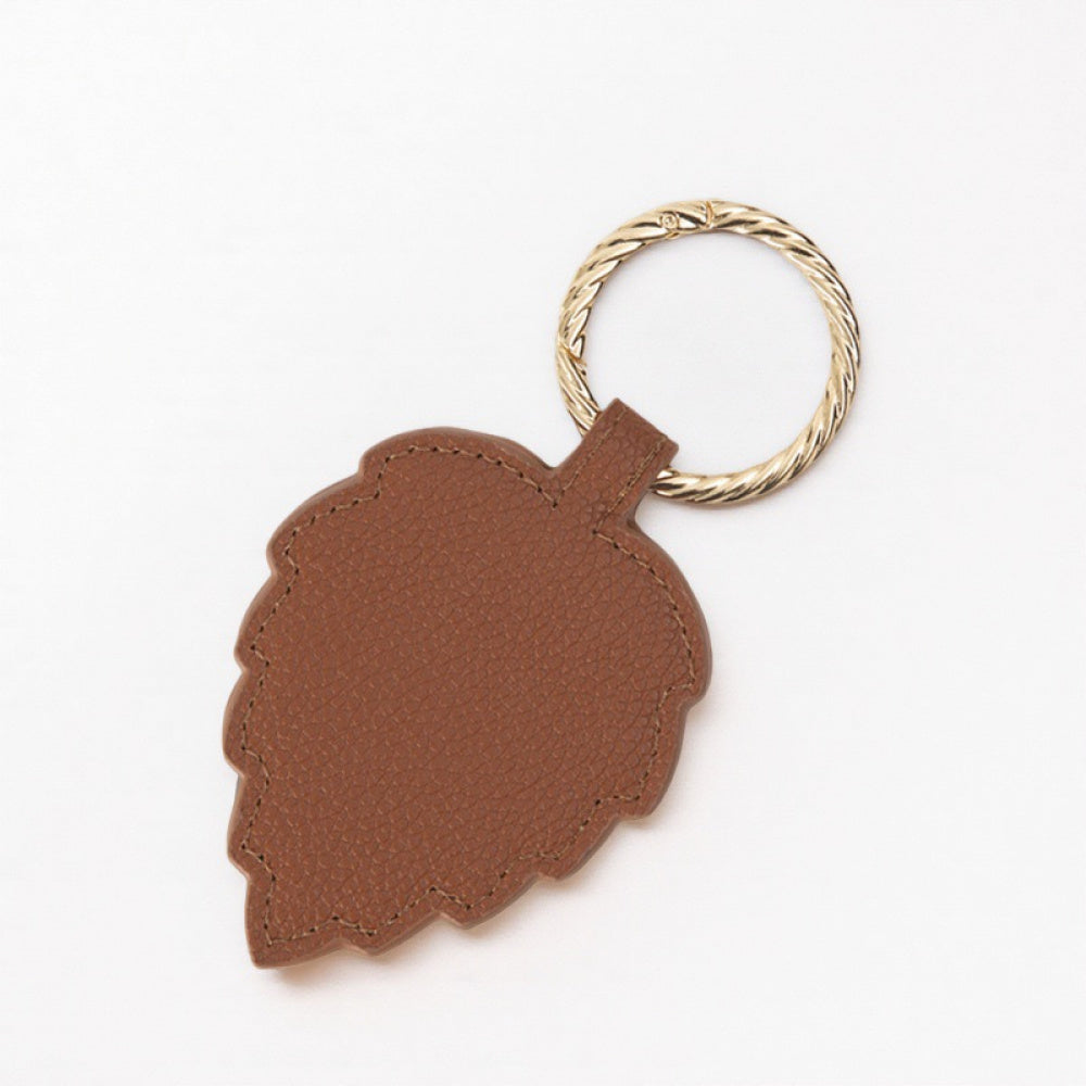 Leaf-Shaped Magnetic Hat Clip for Travel