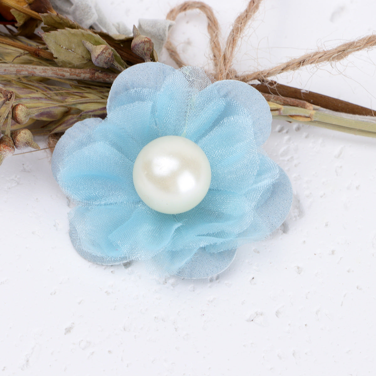 Pearl Center Mesh Fabric Flower Applique - Product Detail Photo 1