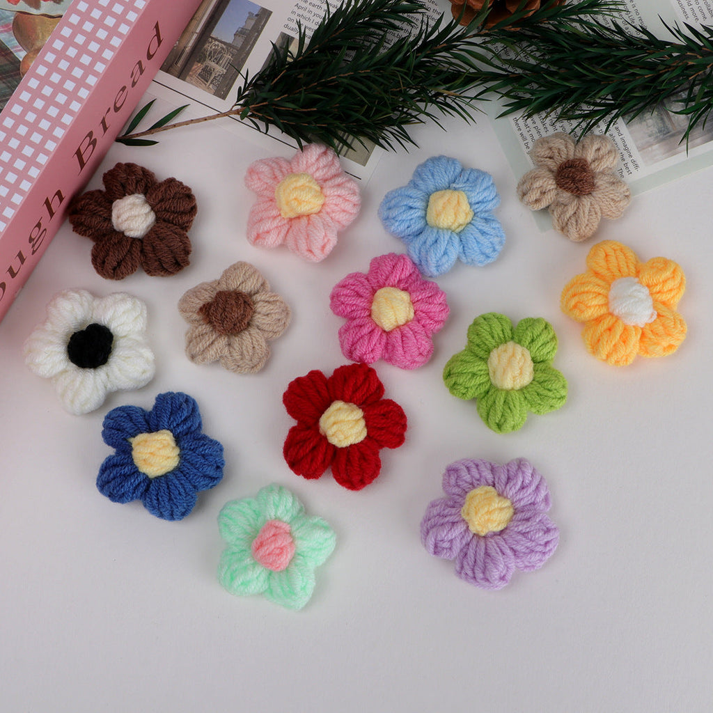 Knit Daisy Fabric Flower with Center Accent - White 4cm